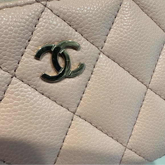 Chanel quilted lambskin zip around coin pouch - Picture 5 of 9